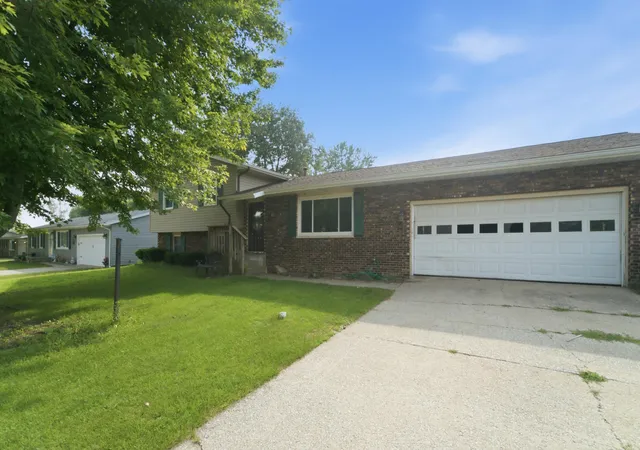1st image of 609 Black Oak Dr, Trail Creek, IN 46360 | MLS# 843044
