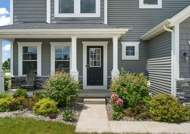 3rd image of 528 Sweetbay St, Valparaiso, IN 46385 | MLS# 843055