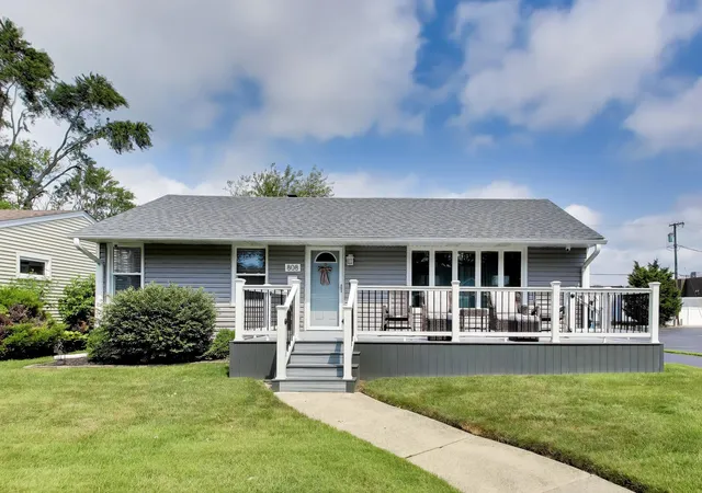 1st image of 808 N Court St, Crown Point, IN 46307 | MLS# 843178