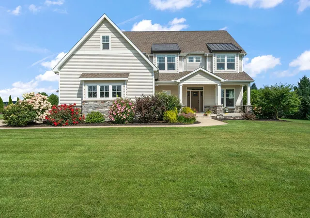 2nd image of 169 Palomino Ln, Valparaiso, IN 46383 | MLS# 843152