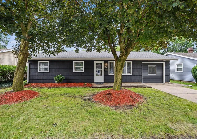 2nd image of 705 Plymouth Ct, Michigan City, IN 46360 | MLS# 843087
