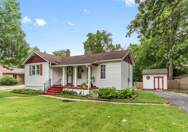 1st image of 613 W Joliet St, Crown Point, IN 46307 | MLS# 843118