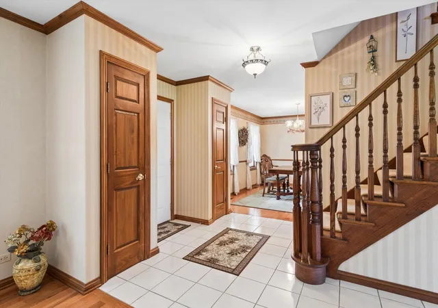 Photo 3 of Sale Pending at 546 Windridge Dr, Chesterton, IN 46304 | MLS# 843150 | Listing updated on 2026-08-23