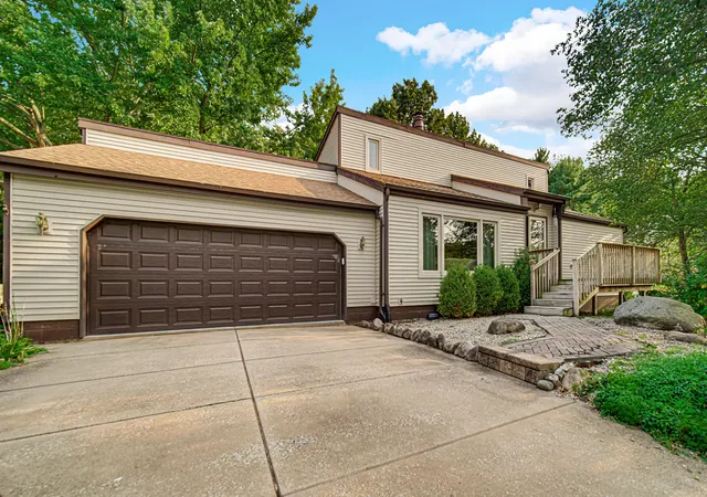 Photo 2 of Single family home for sale at 7888 W Applewood Dr, La Porte, IN 46350 | MLS# 843103 | Listing updated on 2026-09-01