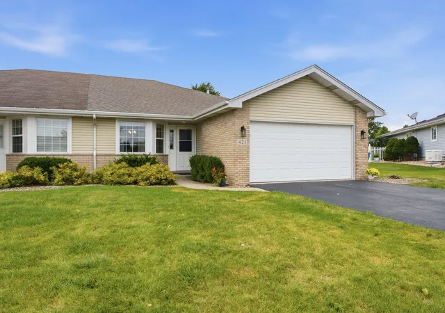2nd image of 421 Clinton St, Lowell, IN 46356 | MLS# 843130
