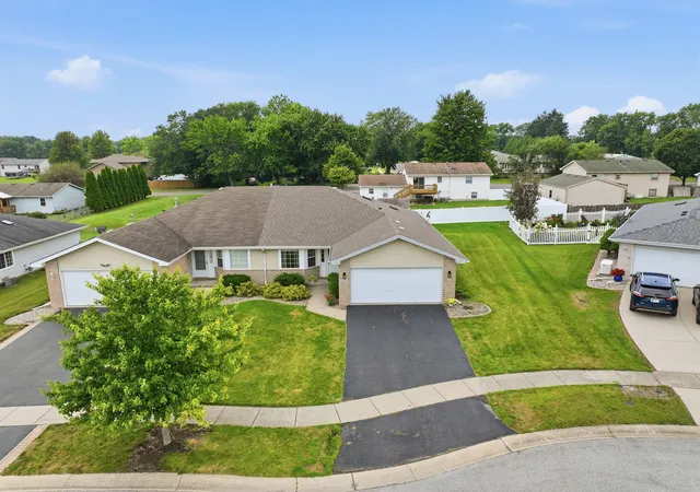 3rd image of 421 Clinton St, Lowell, IN 46356 | MLS# 843130