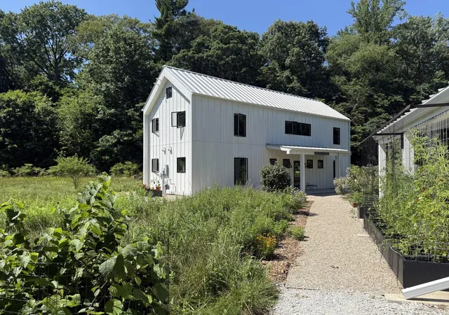 2nd image of 314 Tryon Farm Ln, Michigan City, IN 46360 | MLS# 843136
