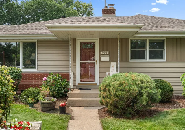 Photo 3 of Sale Pending at 8938 Pettit Dr, Highland, IN 46322 | MLS# 843145 | Listing updated on 2026-10-07