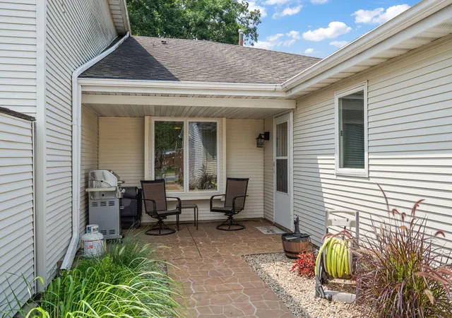 image of 2251 Deerpath Dr W, Schererville, IN 46375 | MLS# 843176