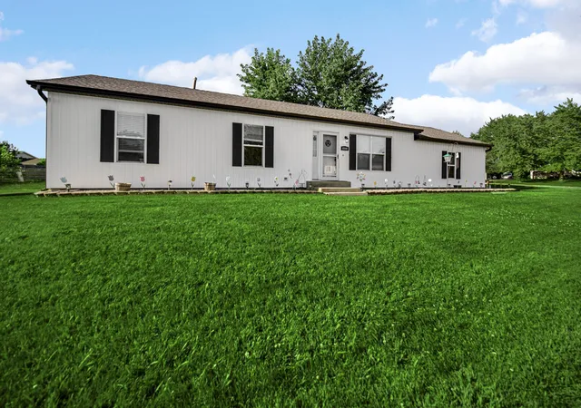 1st image of 6000 W 175th Ave, Lowell, IN 46356 | MLS# 843226