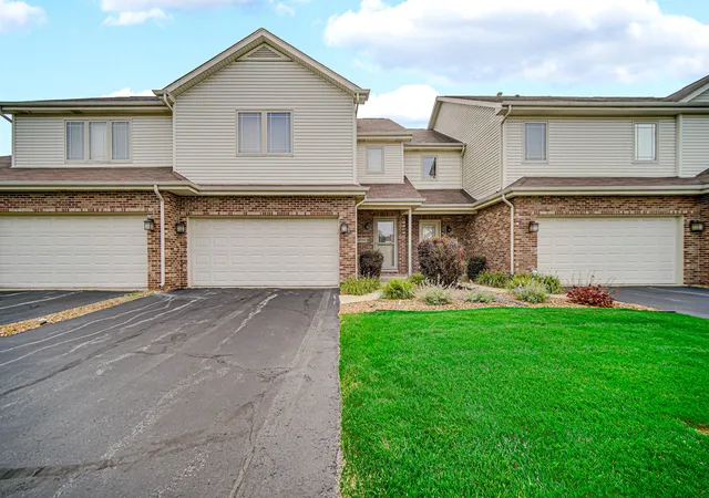 Townhouse for sale at 9793 Gettler St, Dyer, IN 46311 | MLS# 843156