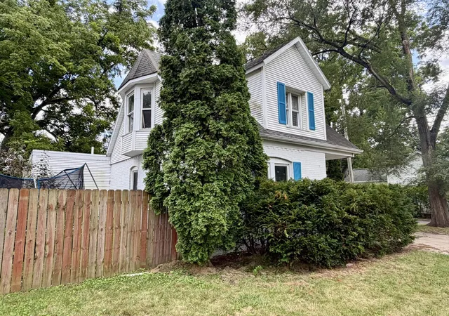 image of 406 Locust St, Valparaiso, IN 46383 | MLS# 843159