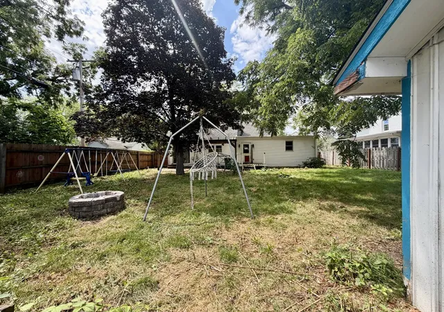 image of 406 Locust St, Valparaiso, IN 46383 | MLS# 843159