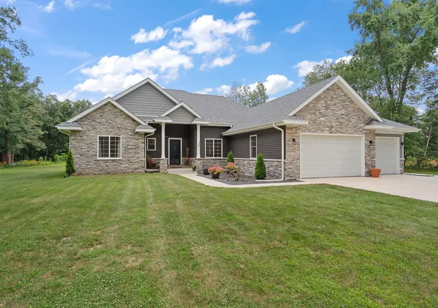 2nd image of 3054 Peacock Ln, Wheatfield, IN 46392 | MLS# 843172