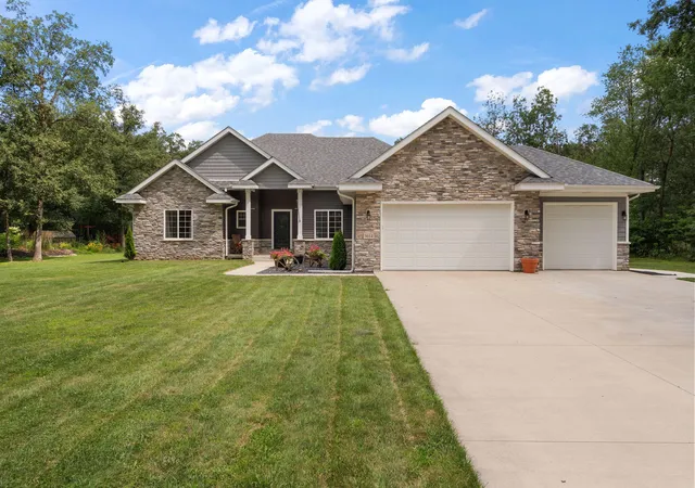 Photo 4 of Sale Pending at 3054 Peacock Ln, Wheatfield, IN 46392 | MLS# 843172 | Listing updated on 2026-09-24