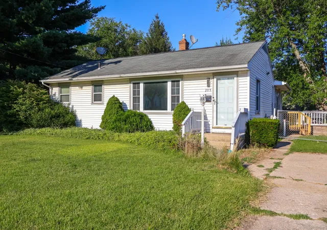Photo 1 of Single family home for sale at 205 Grace St, Michigan City, IN 46360 | MLS# 843215 | Listing updated on 2026-08-11