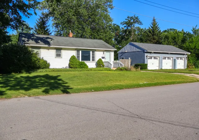 Photo 2 of Single family home for sale at 205 Grace St, Michigan City, IN 46360 | MLS# 843215 | Listing updated on 2026-08-11