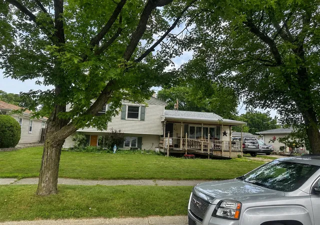 Photo 1 of Single family home for sale at 8207 Grace St, Highland, IN 46322 | MLS# 843168 | Listing updated on 2026-09-02