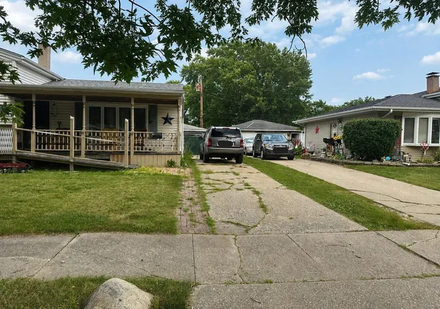 Photo 2 of Single family home for sale at 8207 Grace St, Highland, IN 46322 | MLS# 843168 | Listing updated on 2026-09-02