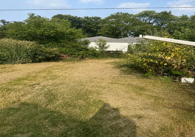 Photo 3 of Single family home for sale at 8207 Grace St, Highland, IN 46322 | MLS# 843168 | Listing updated on 2026-09-02