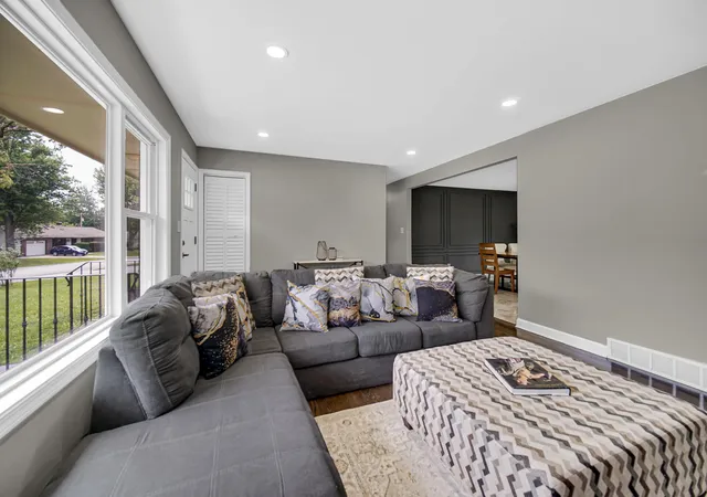 2nd image of 5880 Grant Pl, Merrillville, IN 46410 | MLS# 843254