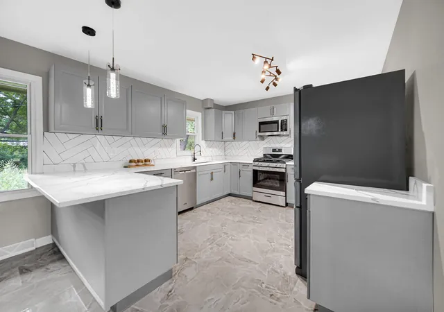 3rd image of 5880 Grant Pl, Merrillville, IN 46410 | MLS# 843254