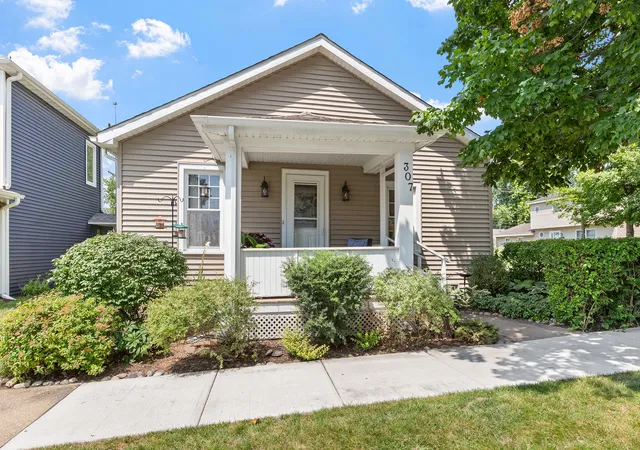 1st image of 307 Institute St, Valparaiso, IN 46383 | MLS# 843203