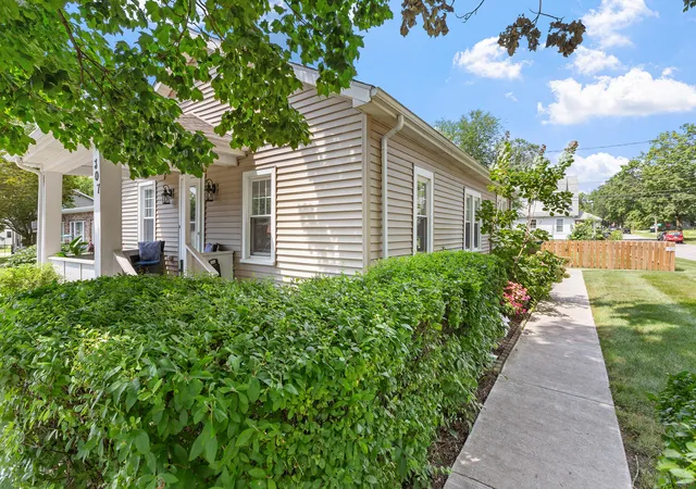 2nd image of 307 Institute St, Valparaiso, IN 46383 | MLS# 843203