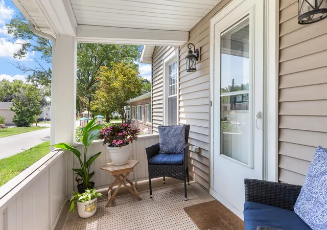 image of 307 Institute St, Valparaiso, IN 46383 | MLS# 843203