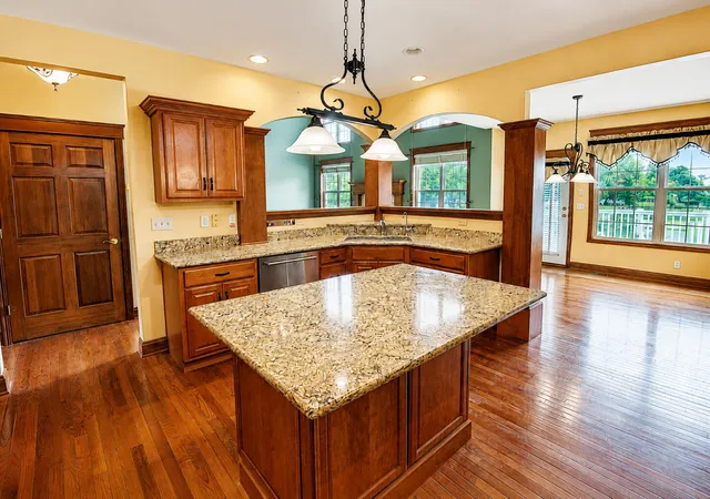 4th image of 37 Covington Dr, Valparaiso, IN 46385 | MLS# 843290