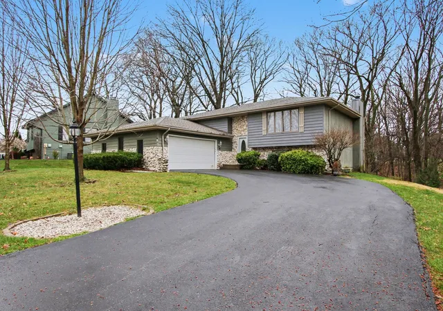 3rd image of 186 Wexford Rd, Valparaiso, IN 46385 | MLS# 843200