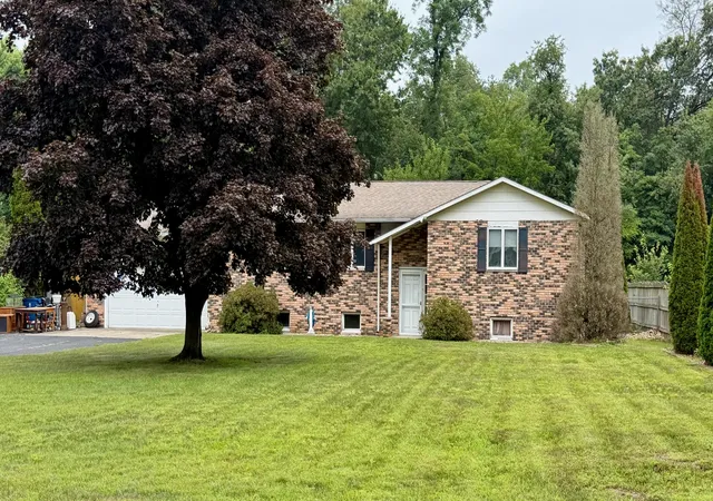 2nd image of 5060 S Woodland Dr, North Judson, IN 46366 | MLS# 843201