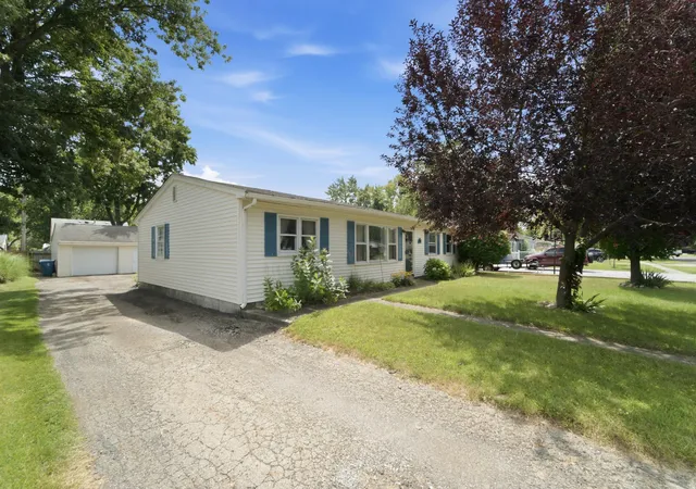 2nd image of 609 Sunset Dr, Kouts, IN 46347 | MLS# 843211
