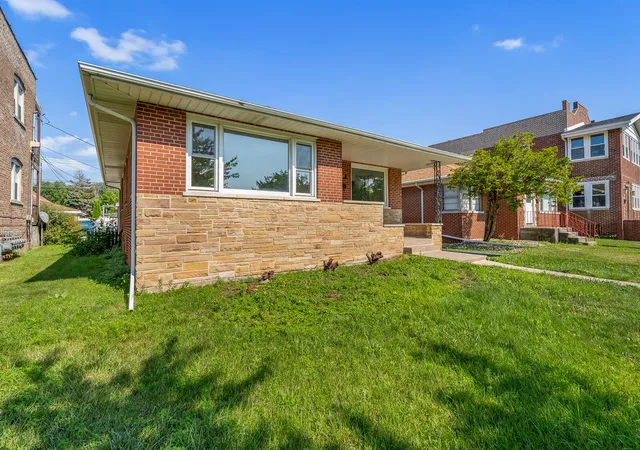 3rd image of 1609 Davis Ave, Whiting, IN 46394 | MLS# 843434