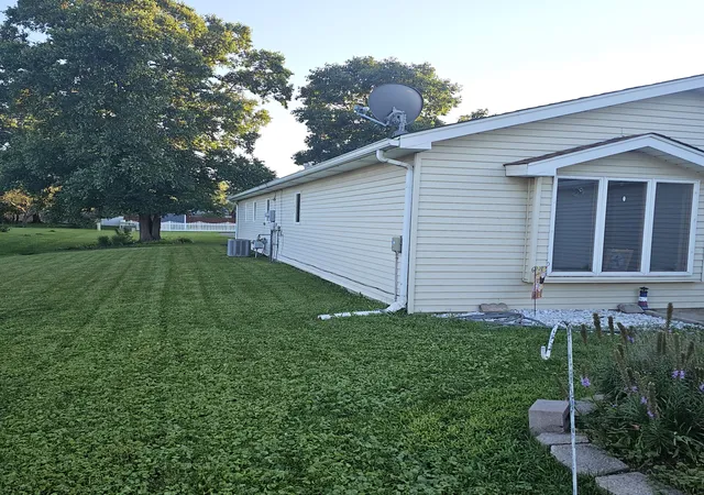 2nd image of 155 Plum Creek Dr, Schererville, IN 46375 | MLS# 843235
