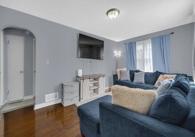 Photo 4 of Single family home for sale at 117 N Wisconsin St, Hobart, IN 46342 | MLS# 843243 | Listing updated on 2026-09-01