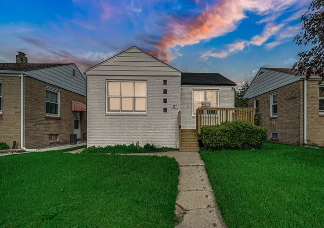 Photo 2 of Single family home for sale at 117 N Wisconsin St, Hobart, IN 46342 | MLS# 843243 | Listing updated on 2026-09-01