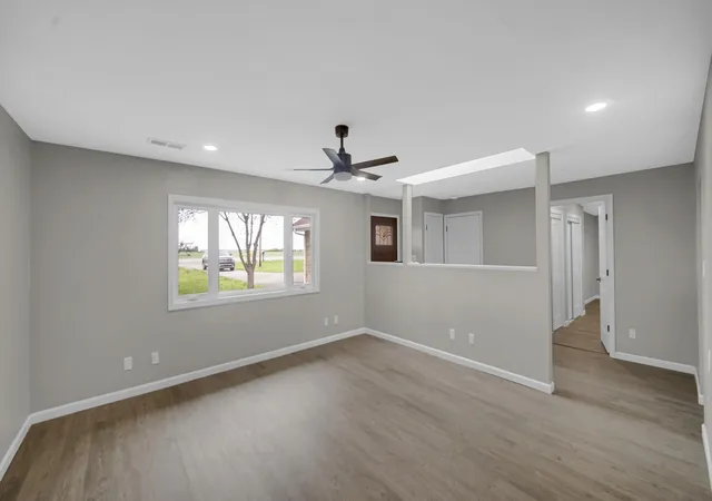 5th image of 31118 Us-20, New Carlisle, IN 46552 | MLS# 843247
