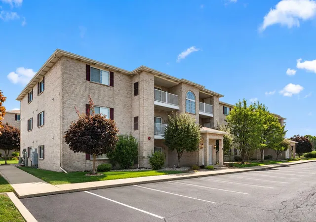 1st image of 2007 W 75th Pl #21, Merrillville, IN 46410 | MLS# 843265