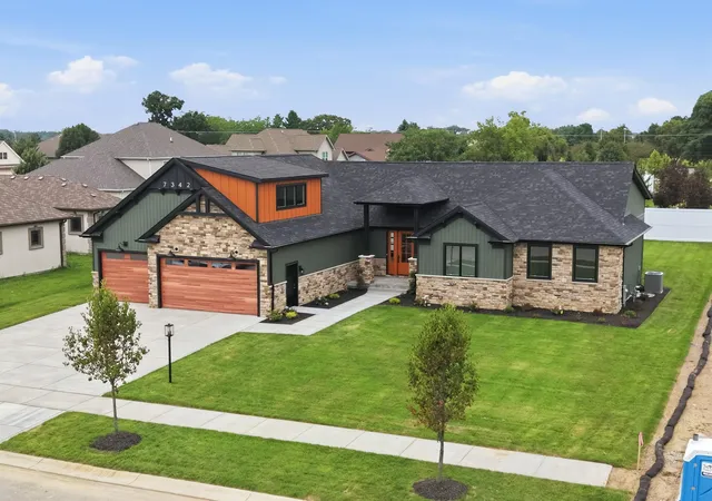 2nd image of 7342 Brookhaven Dr, Crown Point, IN 46307 | MLS# 843267
