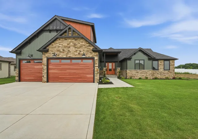 3rd image of 7342 Brookhaven Dr, Crown Point, IN 46307 | MLS# 843267