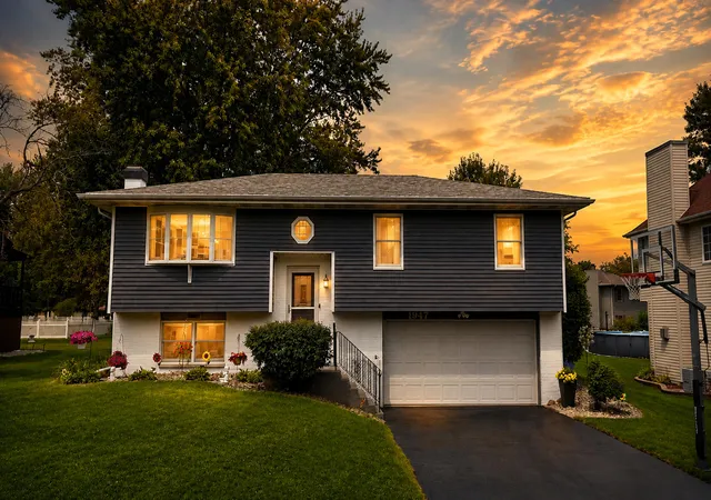 1st image of 1947 Loganberry Ln, Crown Point, IN 46307 | MLS# 843276