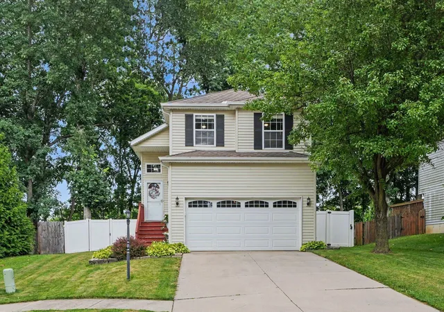 1st image of 806 Galway Dr, Valparaiso, IN 46385 | MLS# 843281