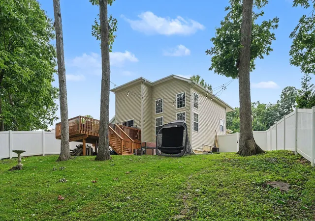 3rd image of 806 Galway Dr, Valparaiso, IN 46385 | MLS# 843281
