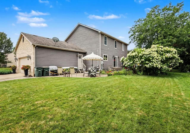 3rd image of 1352 Diamond Blvd, Valparaiso, IN 46385 | MLS# 843284