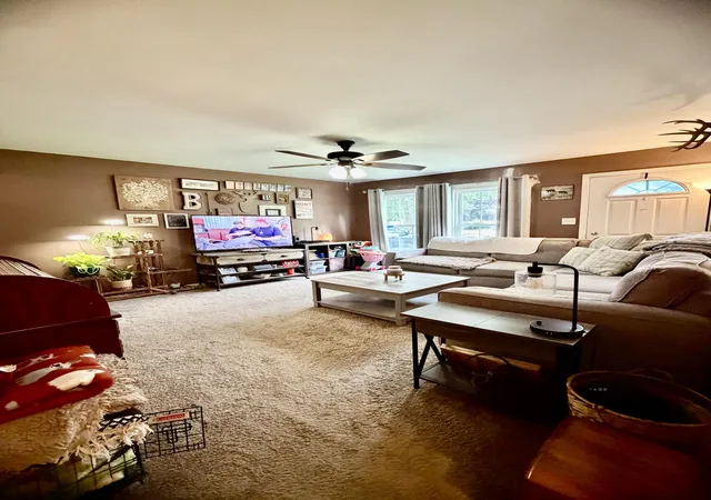 3rd image of 1356 W 1St Pl, Hobart, IN 46342 | MLS# 843282