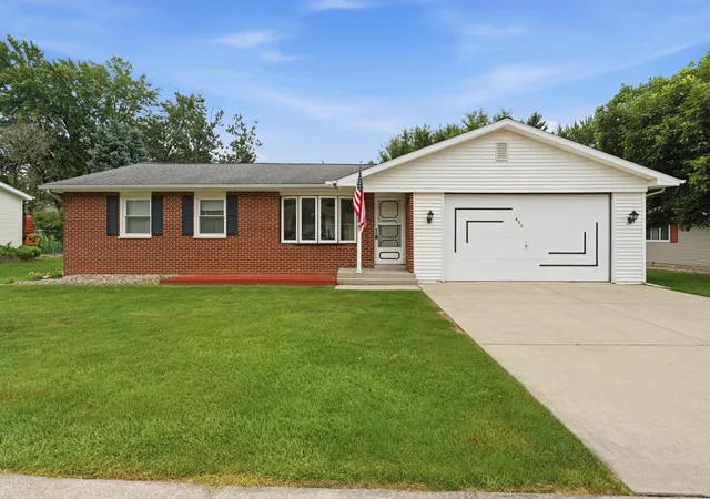 image of 653 Lorraine Dr, Valparaiso, IN 46385 | MLS# 843293