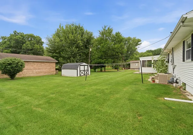 image of 653 Lorraine Dr, Valparaiso, IN 46385 | MLS# 843293