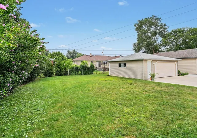 14th image of 640 Julie Dr, Schererville, IN 46375 | MLS# 843316