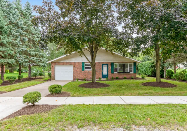 1st image of 705 2nd Ave Nw, De Motte, IN 46310 | MLS# 843340
